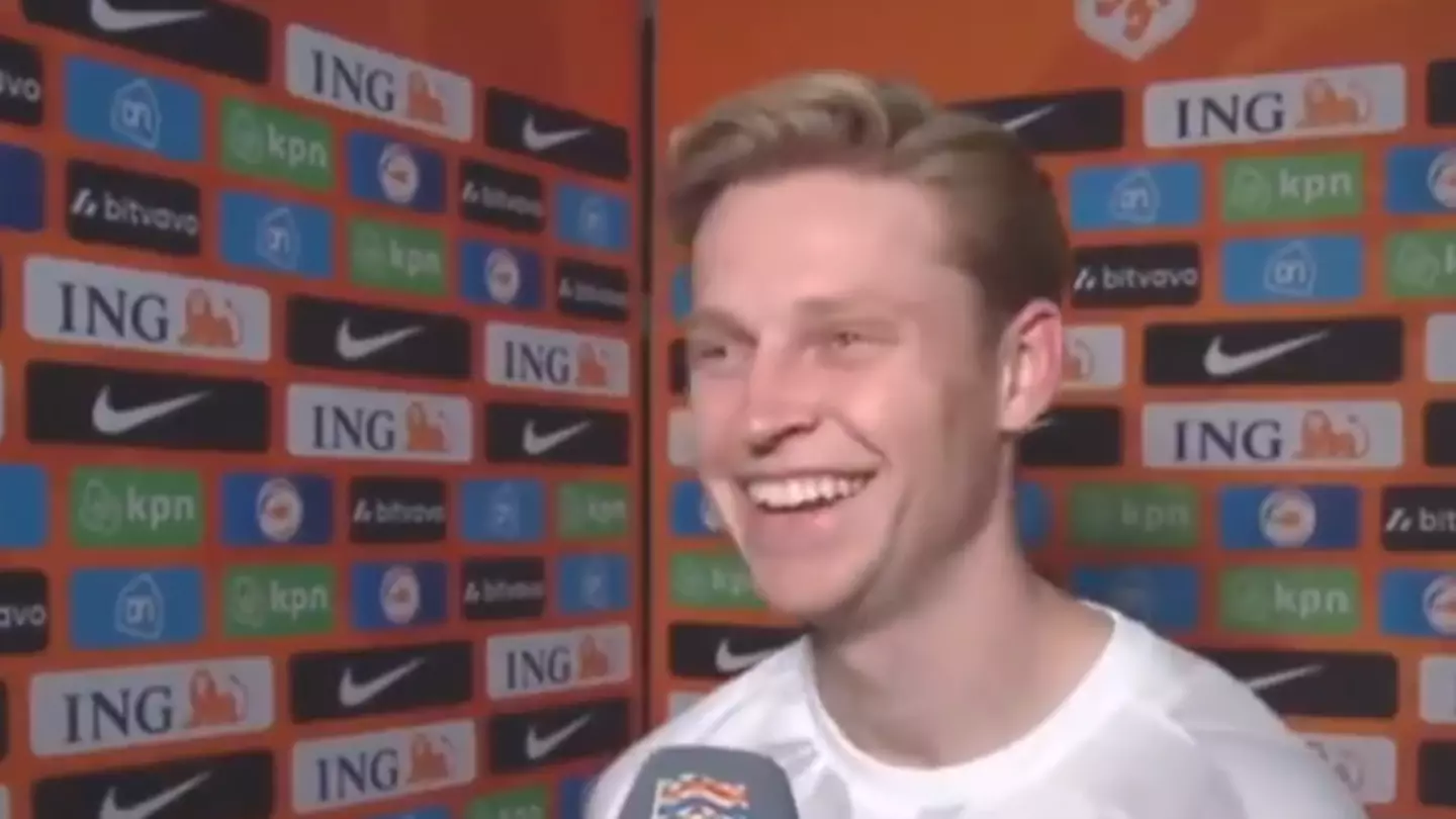 Frenkie De Jong Reacts To Question About Potential Manchester United Move