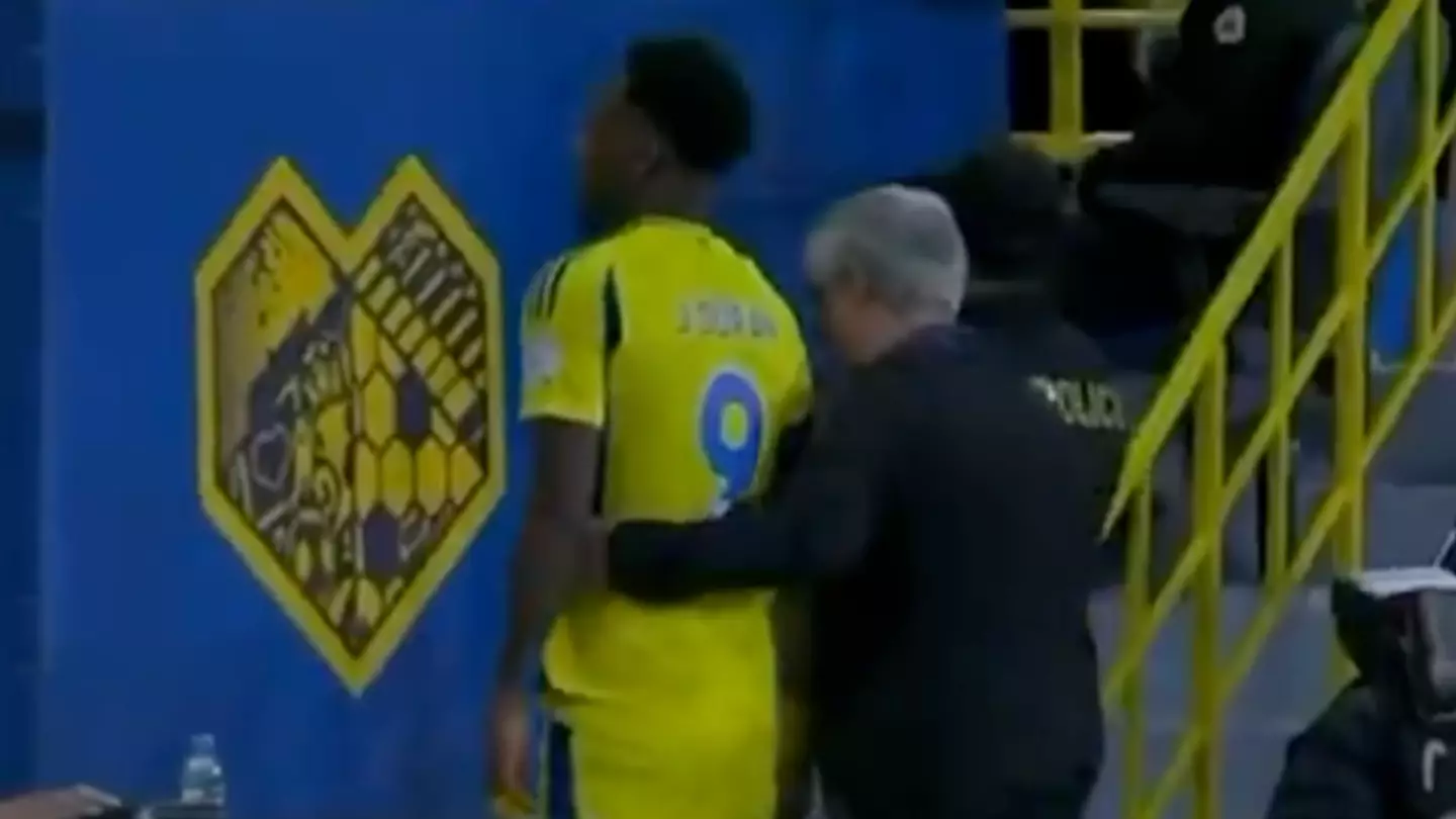 Fans are in total disbelief after seeing what Jhon Duran was sent off for just four games into Al Nassr career