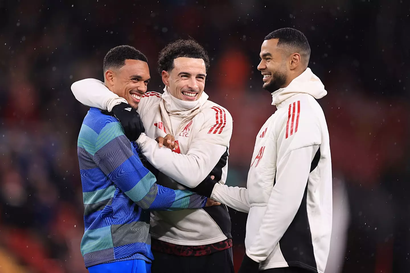 Jones and Cody Gakpo welcome Trent Alexander-Arnold back. (Image: Simon Stacpoole/Offside/Offside via Getty Images)
