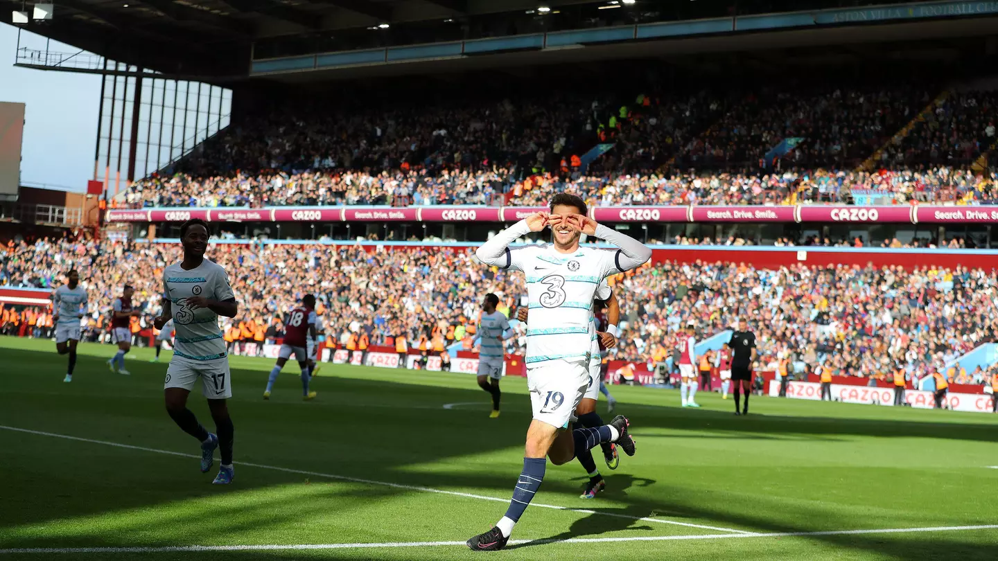 Mason Mount of Chelsea celebrates after he scores his team's 1st goal vs Aston Villa. (Alamy)