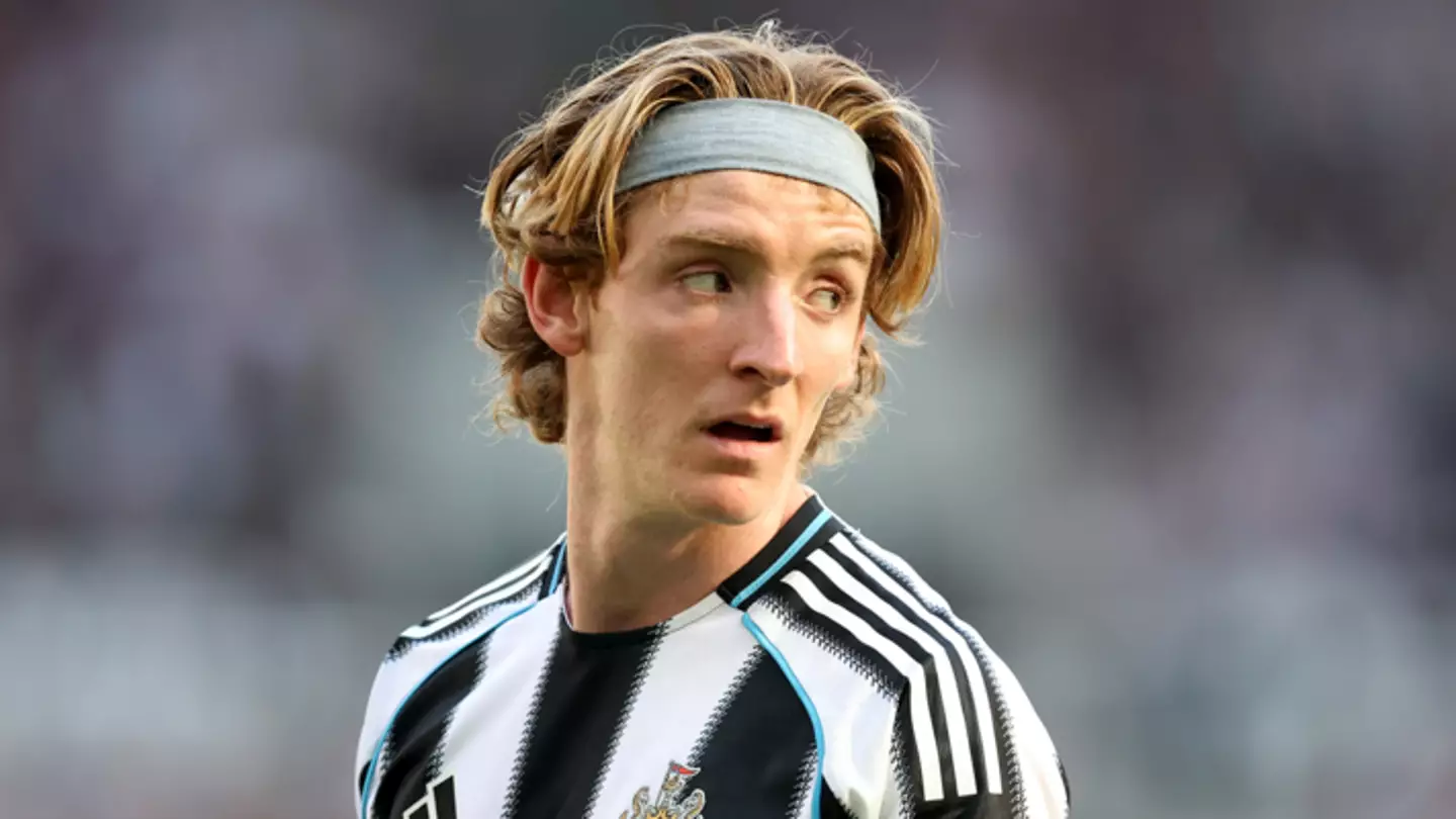 Anthony Gordon Speaks Out on Alexander Isak Situation as Newcastle Forward Makes Feelings Clear
