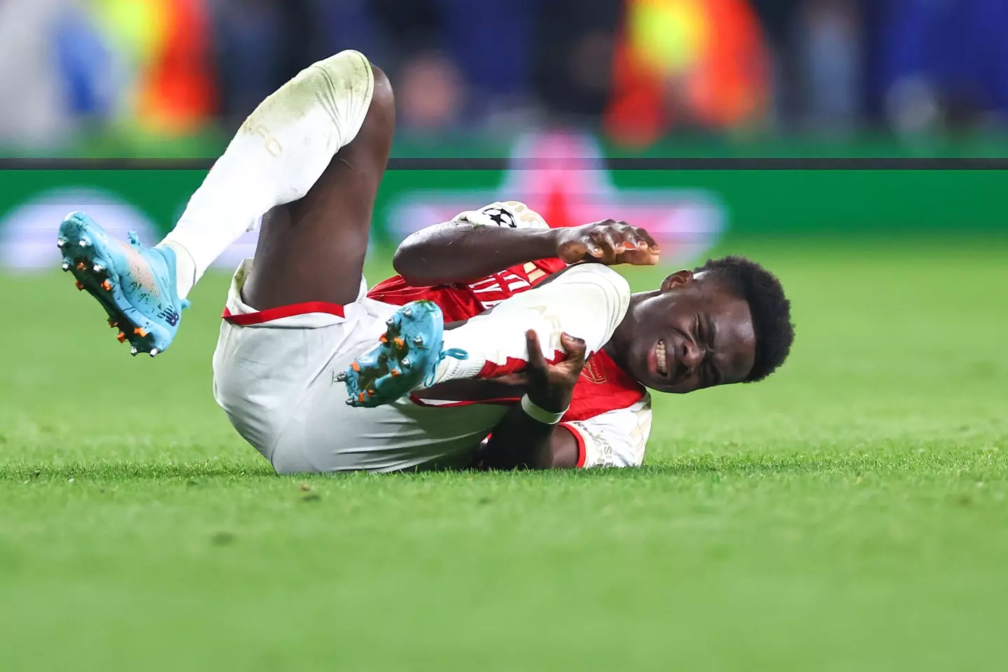 Bukayo Saka fouled during Arsenal vs. Porto. Image: Getty 