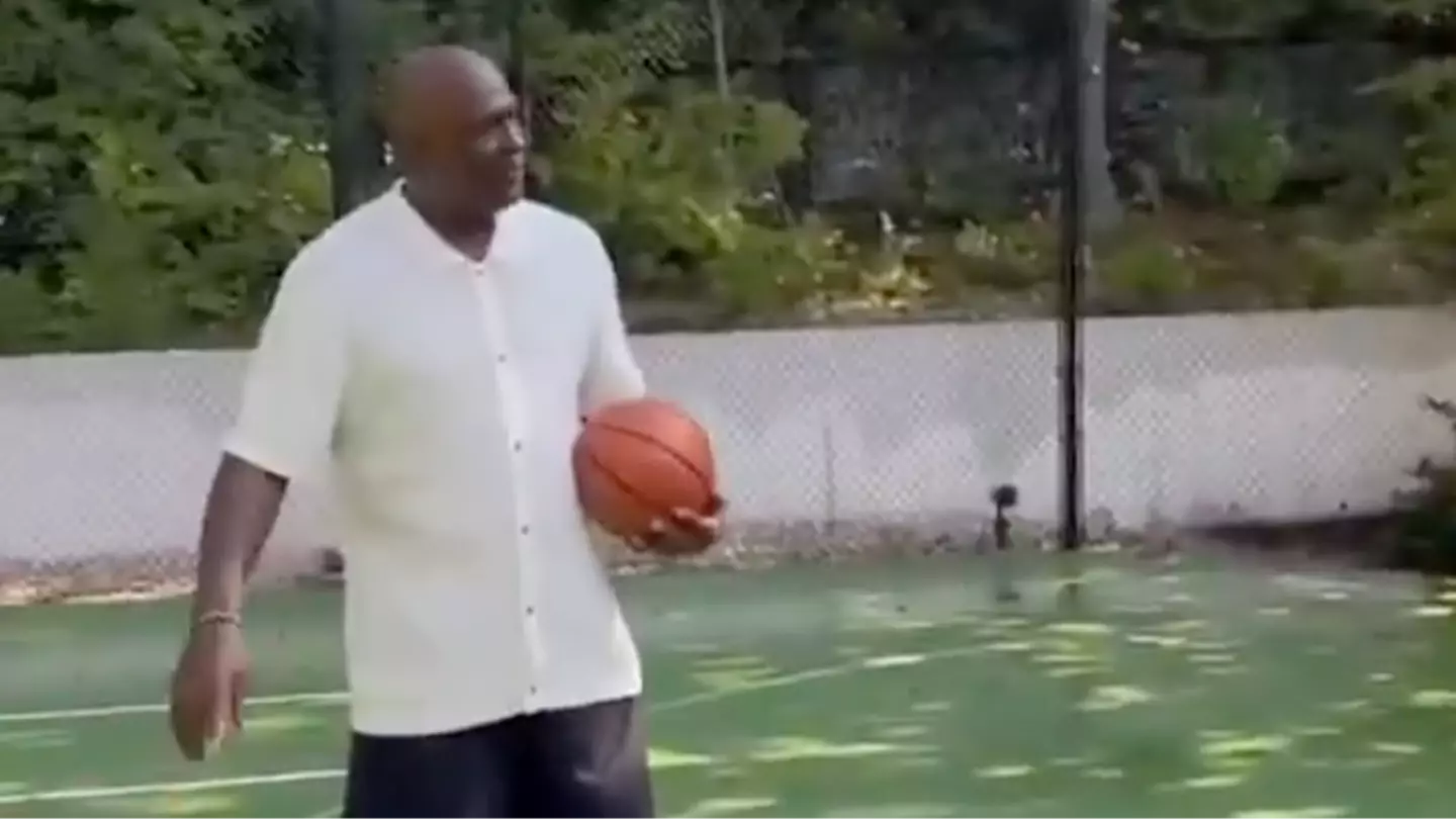 Footage Emerges of Michael Jordan's First Free Throw After Making Return to Court