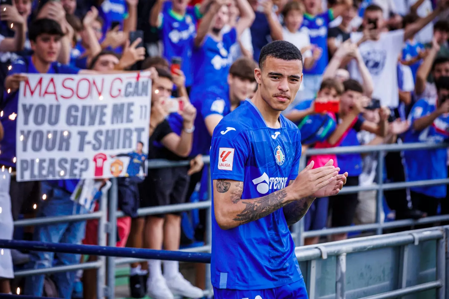 Mason Greenwood welcomed by Getafe fans. Image: Getty