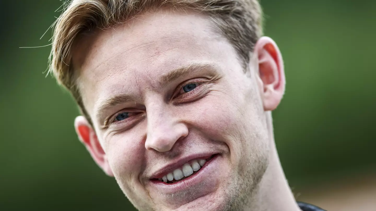 Erik Ten Hag Has "Charmed" Frenkie De Jong Into Man United Move