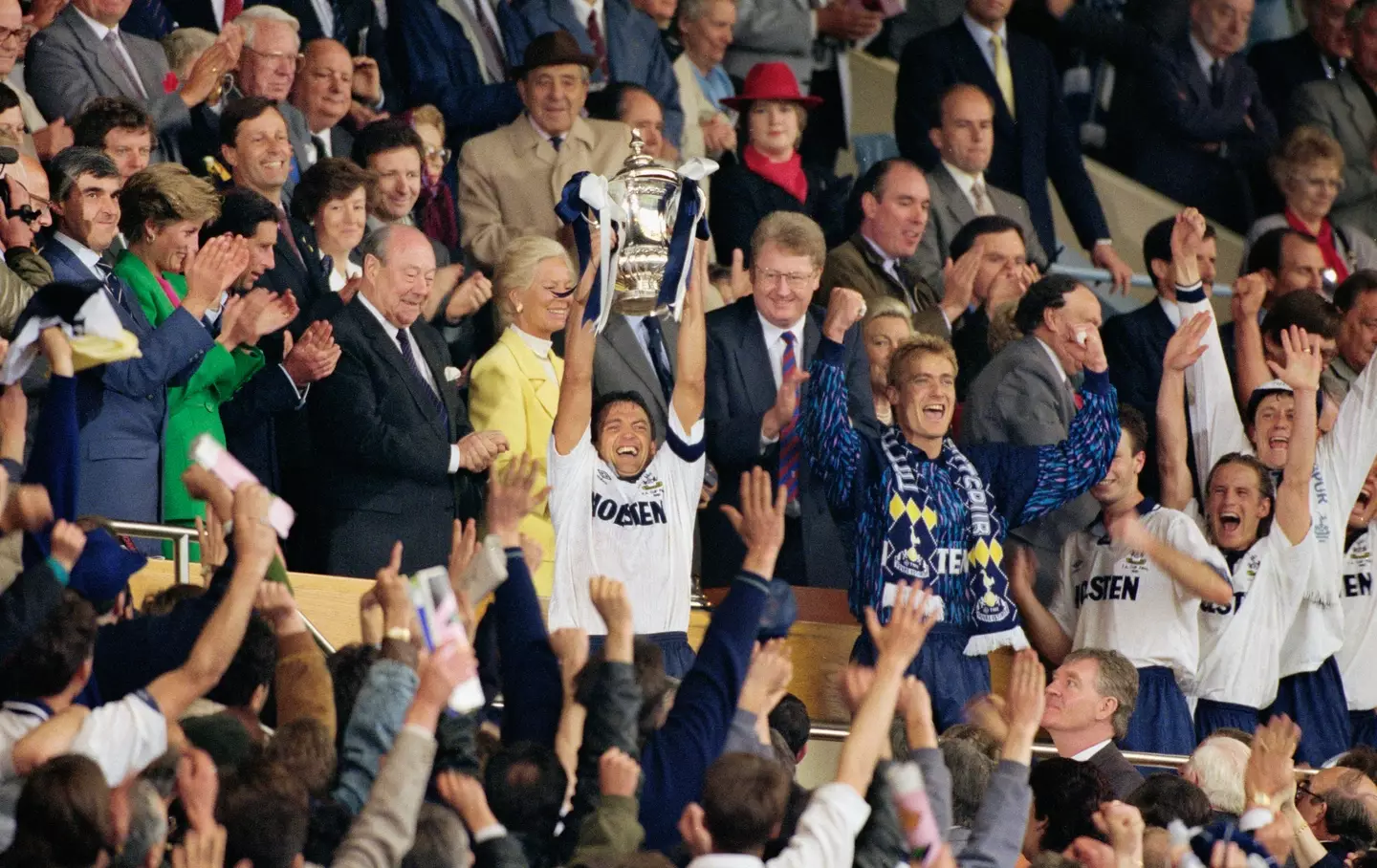 Mabbutt holding the FA Cup. (Image