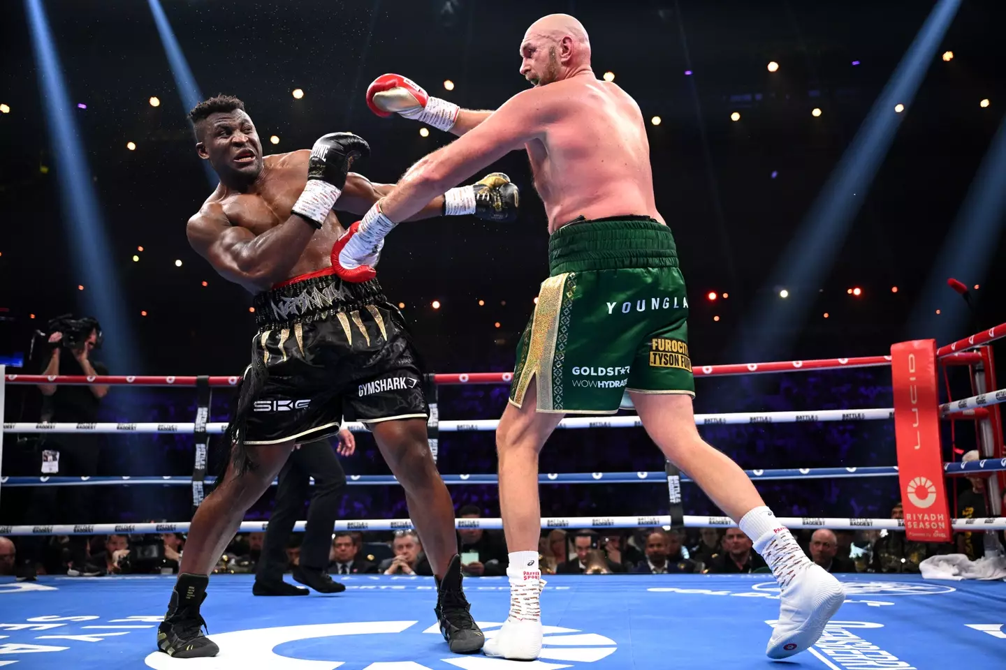 Tyson Fury beat Francis Ngannou. (