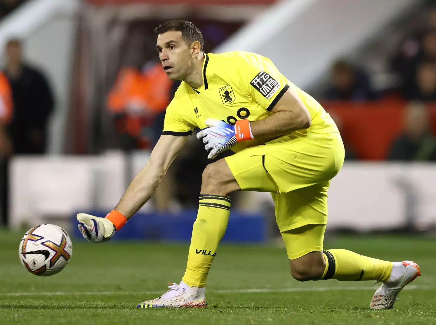 Emiliano Martinez in action for Aston Villa. Image: Alamy