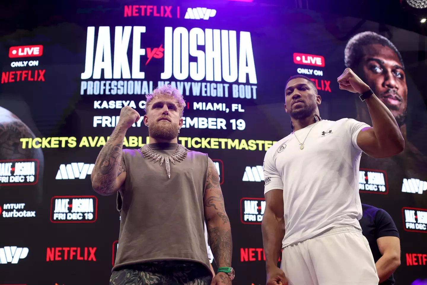 Jake Paul and Anthony Joshua pose for pictures at the launch presser. Image: Getty