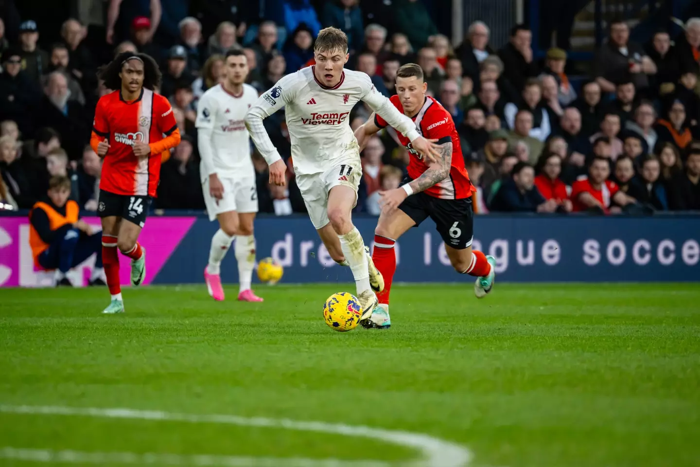 Rasmus Hojlund in action for Manchester United. Image: Getty