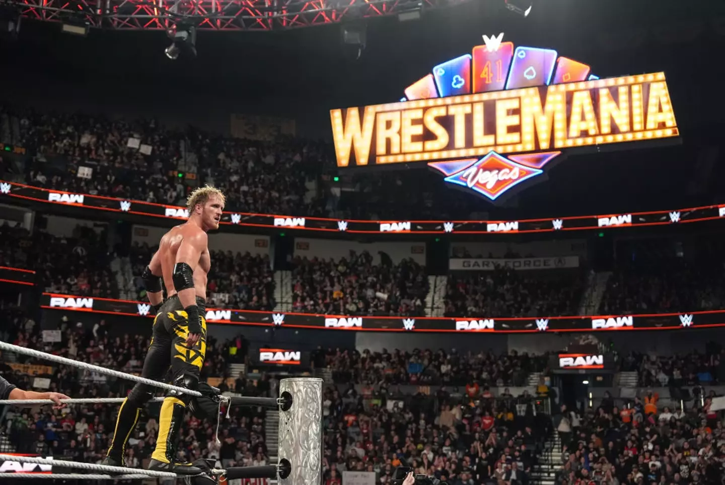 Logan Paul will face AJ Styles at Wrestlemania this weekend. (Image: Getty)