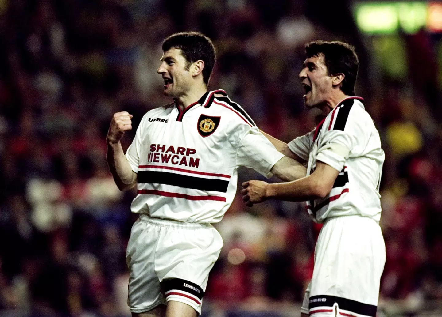 Keane and Irwin pictured during the 1999-2000 campaign. Image credit: Getty