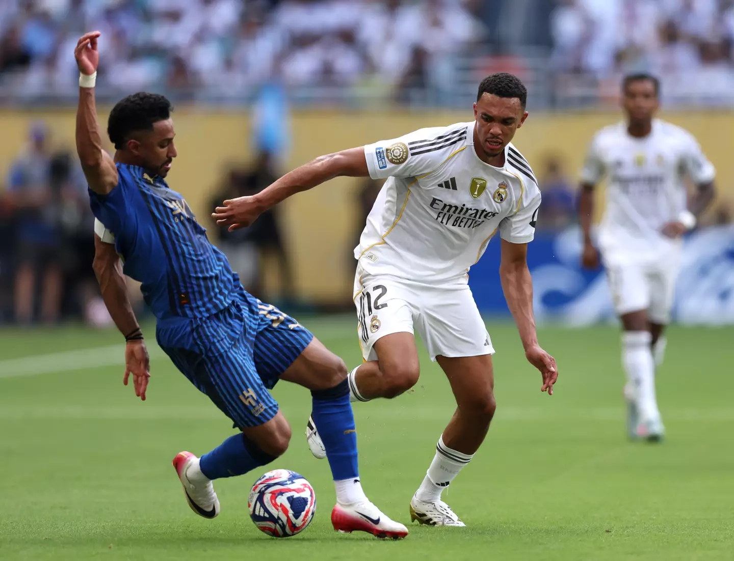CĐV Liverpool mỉa mai Real sau sai lầm của Arnold 1 Liverpool fans send warning to Real Madrid after seeing what Trent  Alexander-Arnold did during debut - Football News - SPORTbible