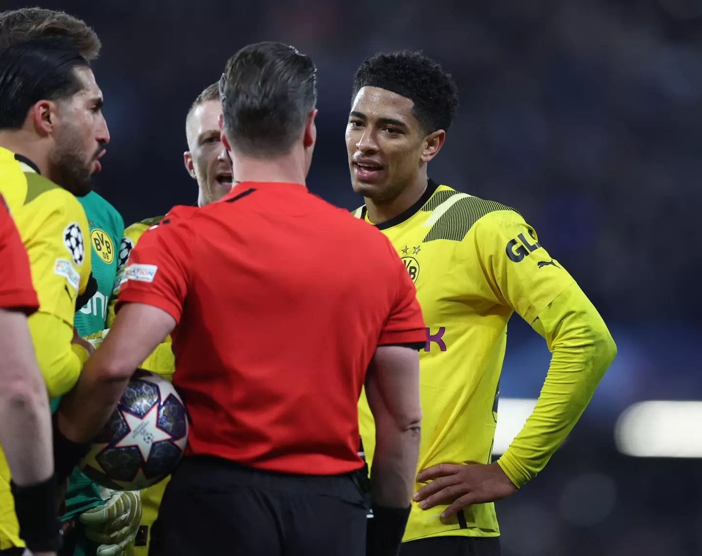 Jude Bellingham complains to the referee. Image: Alamy 