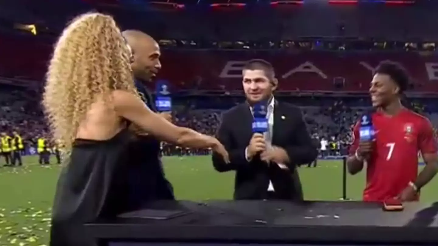 Kate Scott praised for her reaction after Khabib Nurmagomedov refuses to shake her hand on CBS Sports