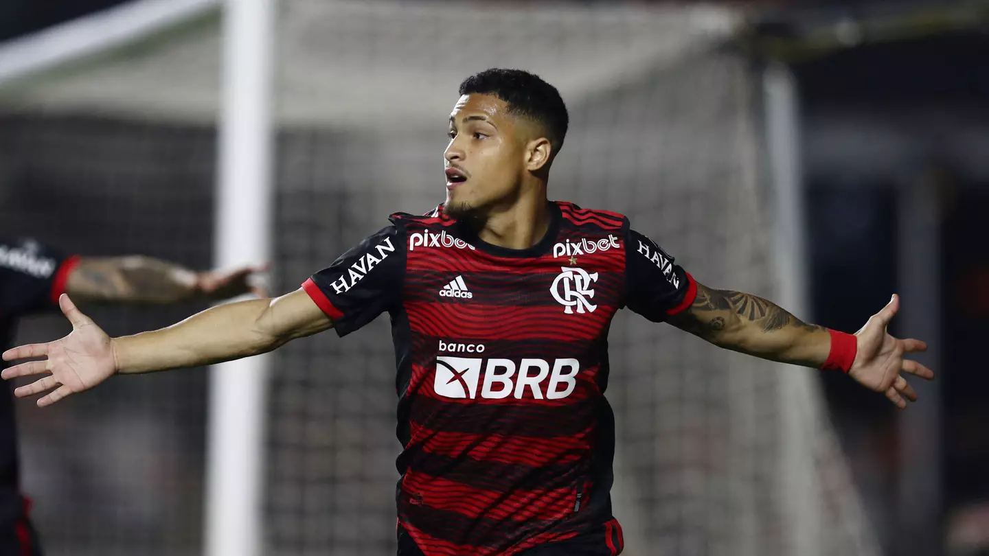 Liverpool preparing offer to sign Brazilian maestro - he's desperate to join