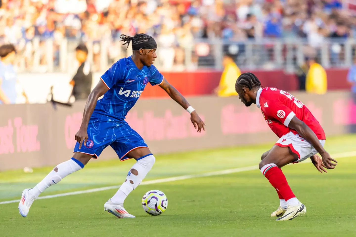 Chelsea's Noni Madueke in action against Wrexham -