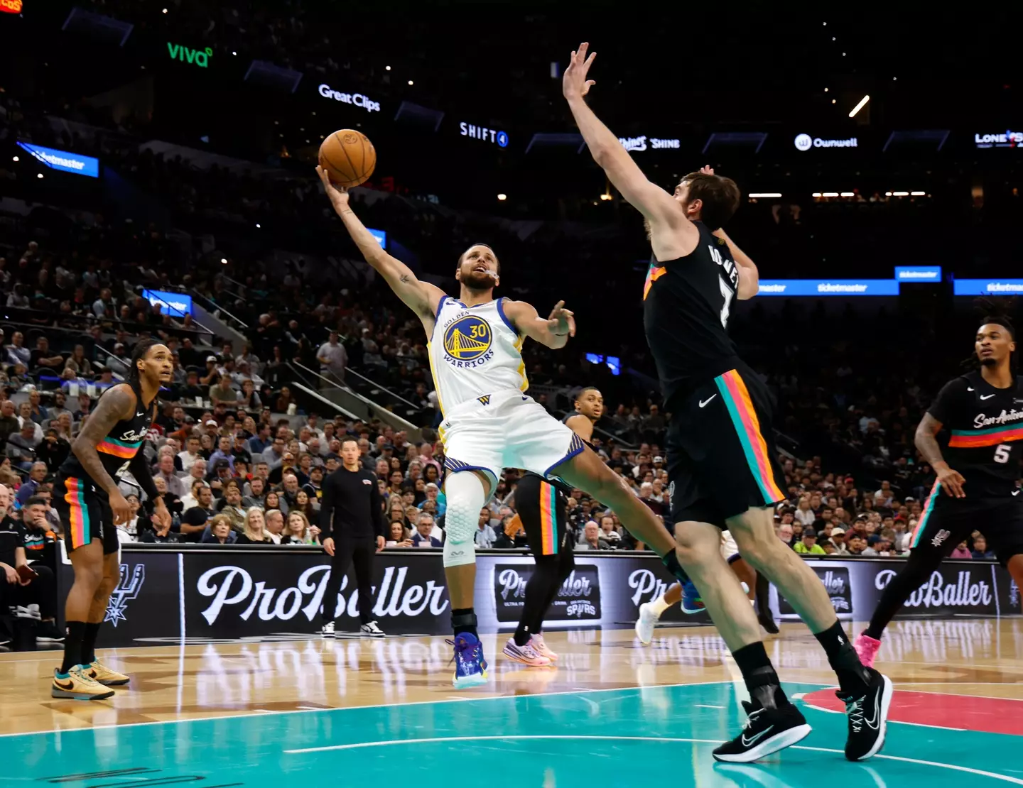 Steph Curry in action for the Golden State Warriors (Image: Getty)