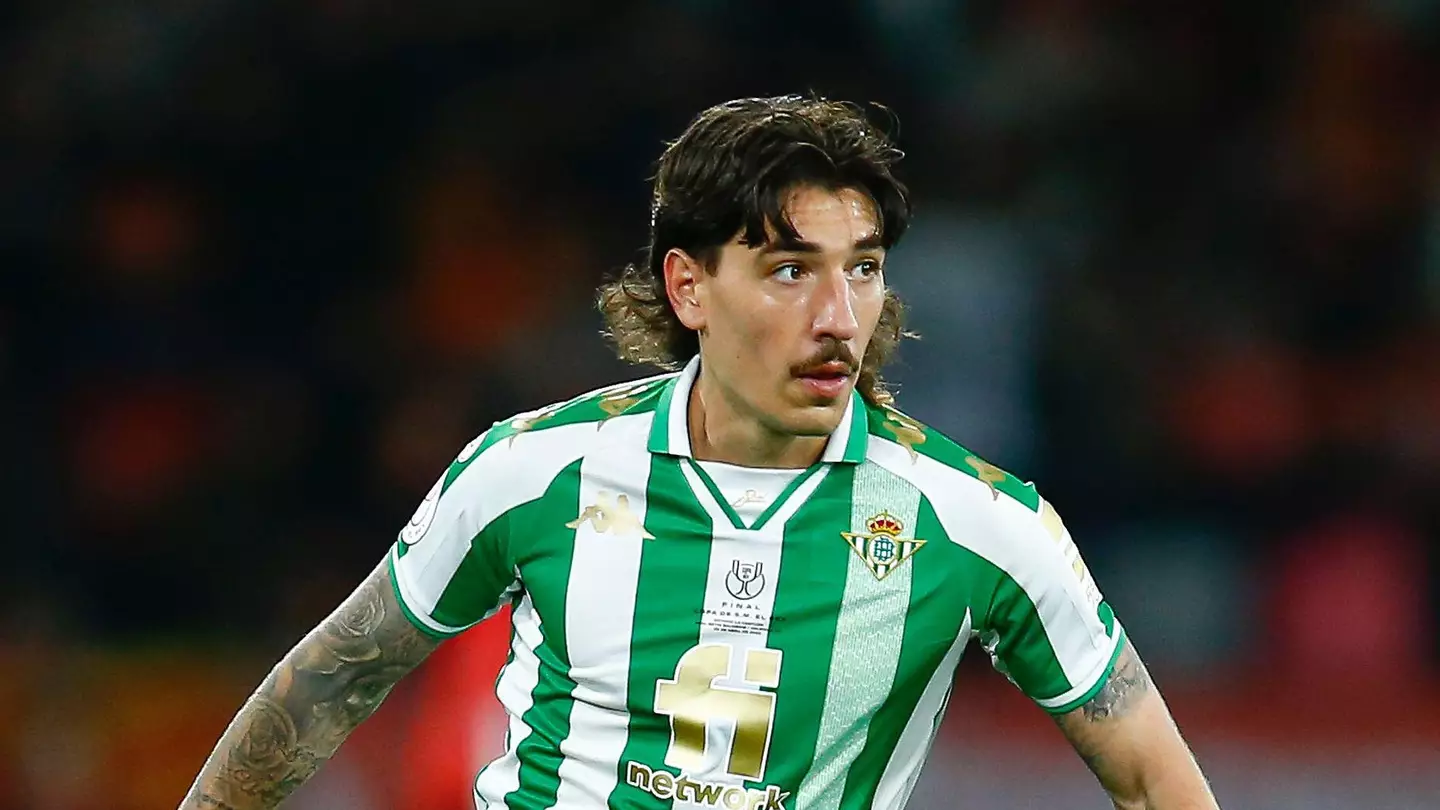 Arsenal In Talks With Hector Bellerin Over Exit