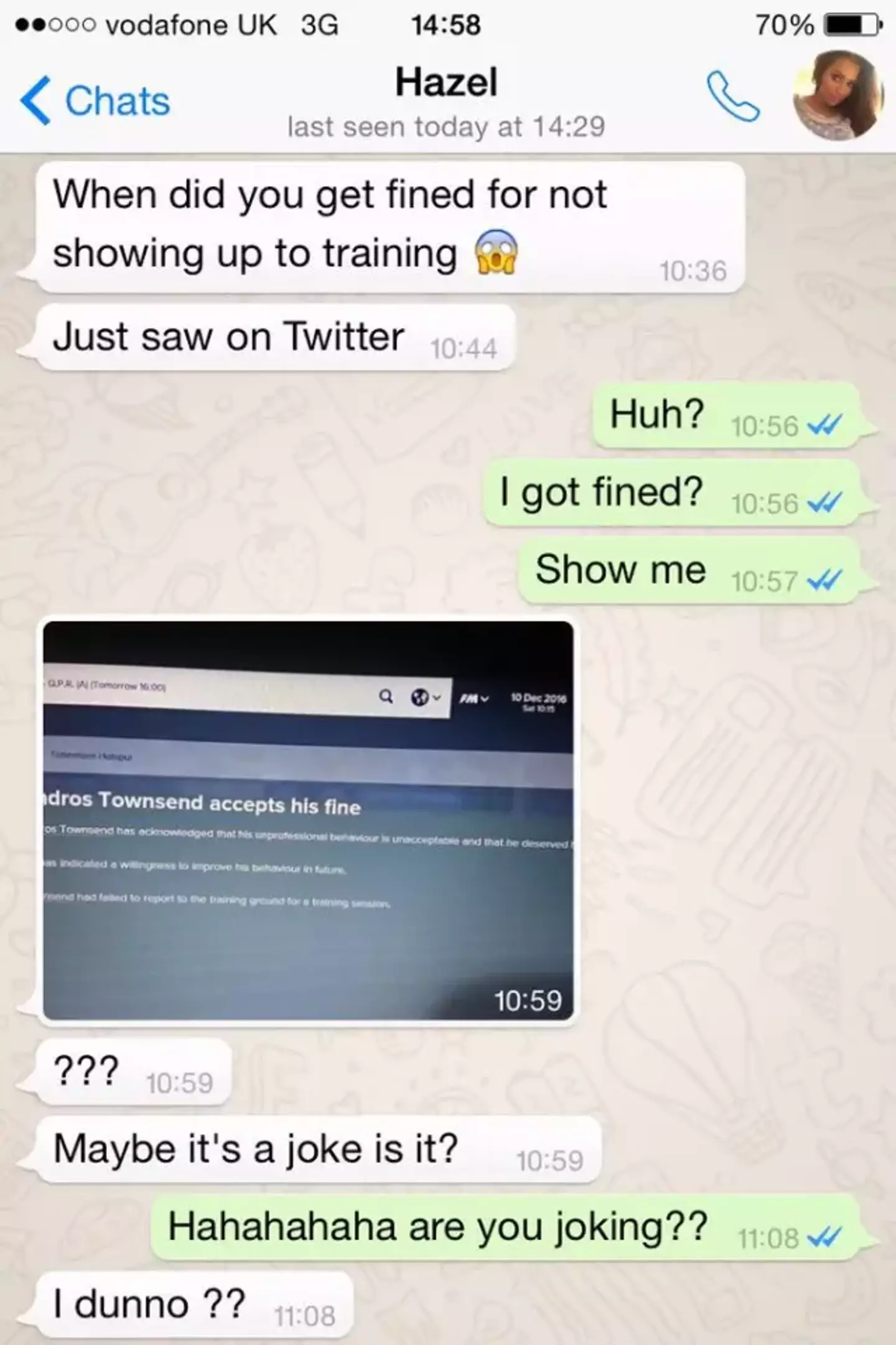 Andros Townsend revealed the texts his girlfriend sent him at the time on social media. (Image: @androstownsend)