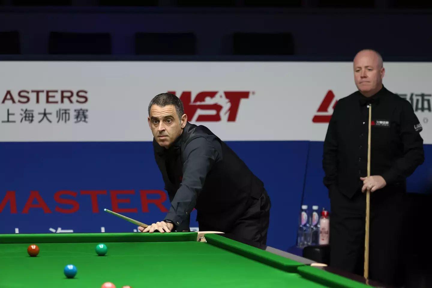 Ronnie O'Sullivan in action against John Higgins (Image: Getty)