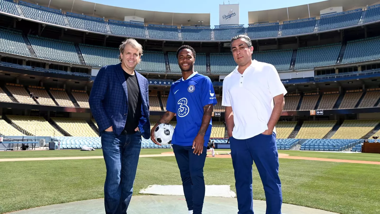 Raheem Sterling with Chelsea co-owners Todd Boehly and Behdad Eghbali. (Chelsea FC)