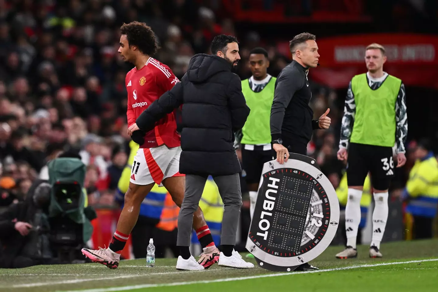 Joshua Zirkzee was substituted by Man Utd manager Ruben Amorim (Image: Getty)