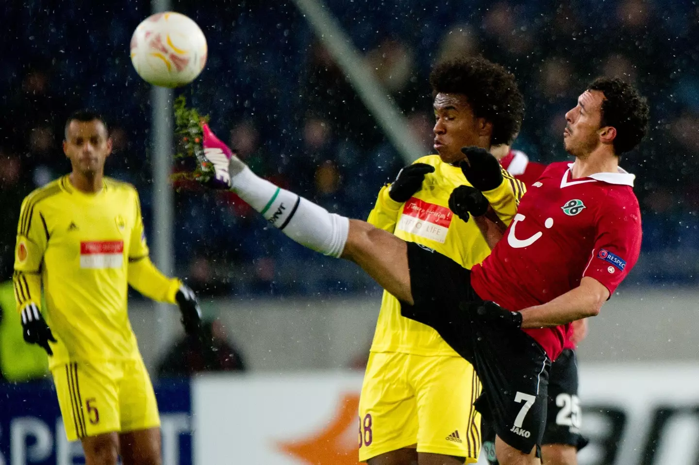 Former Chelsea star Willian playing for Anzhi. Image: Alamy