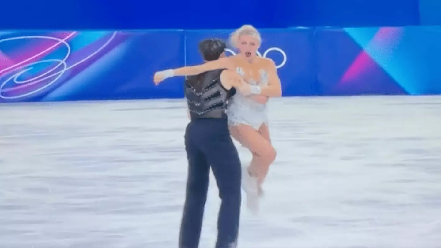 Ice Skater Avoids Points deduction With Genius Move To Stop Wardrobe malfunction