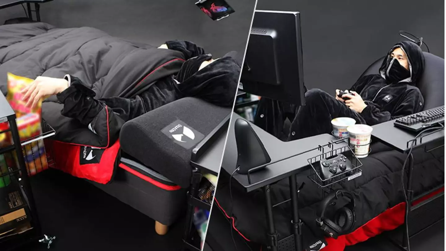 The Ultimate 'Gaming Bed' Exists And It's Perfect For FIFA 22 Sessions