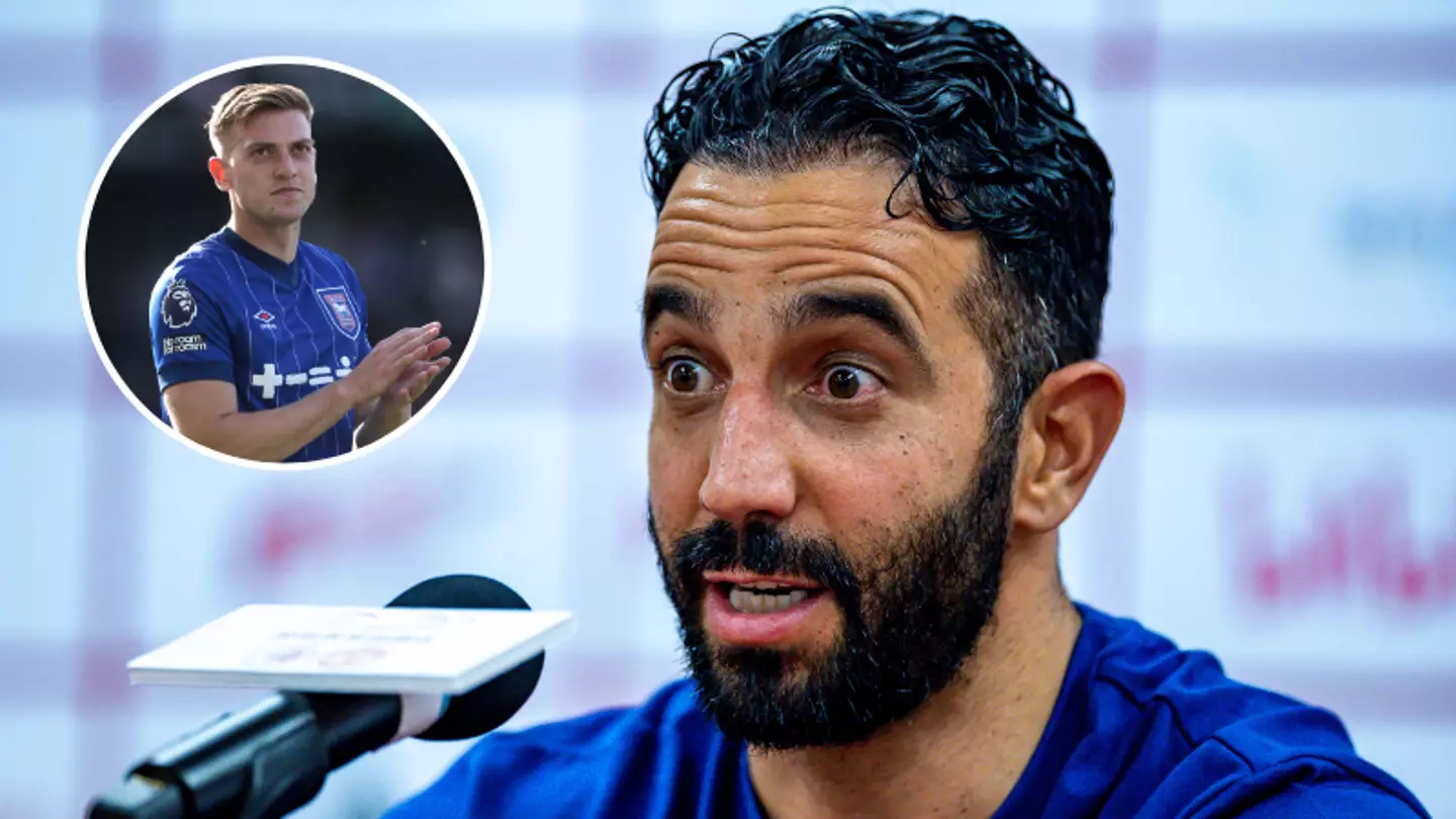 Former Premier League striker 'offers himself' to Man Utd after Liam Delap rejection and it could be a masterstroke