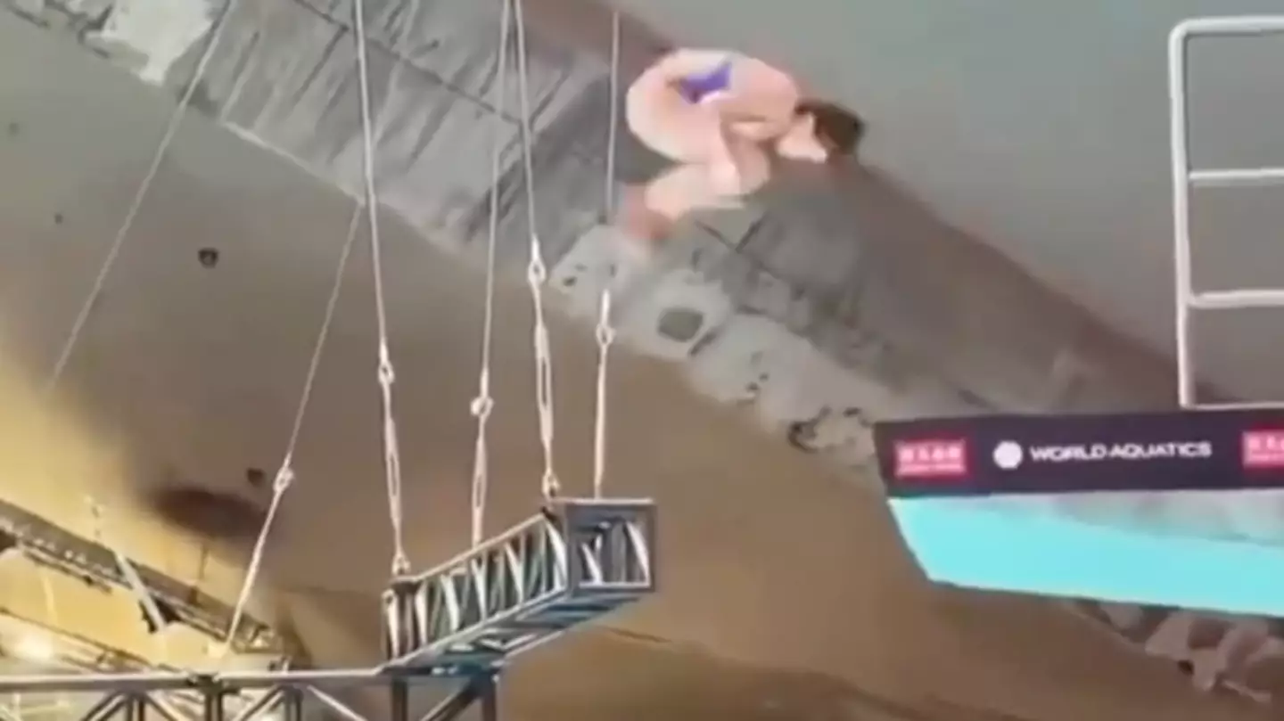 Olympic diver, 16, left judges completely stunned with 'no splash' dive to claim gold