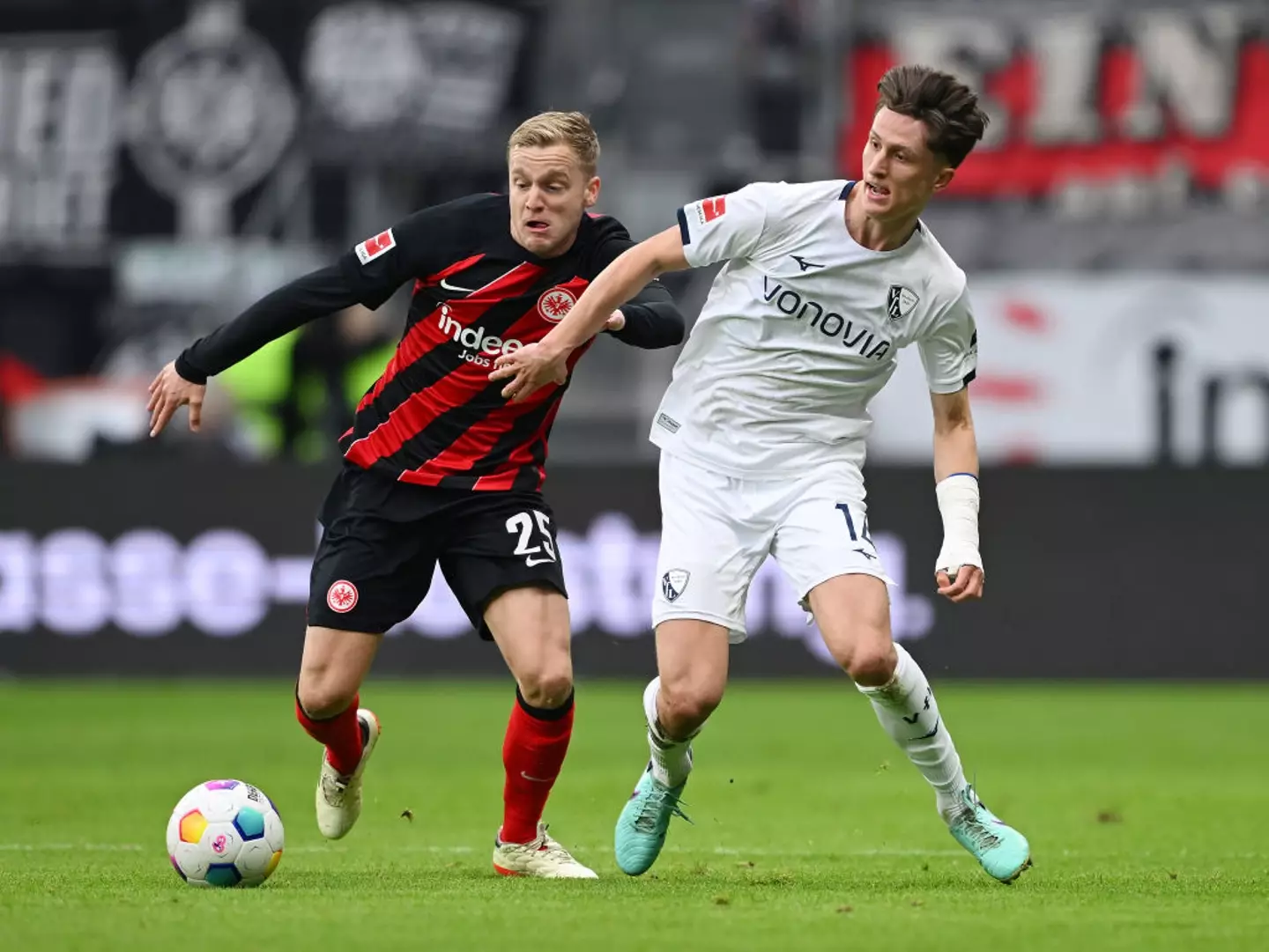 Donny van de Beek made just eight appearances on loan with Eintracht Frankfurt last season. (Image: Getty)