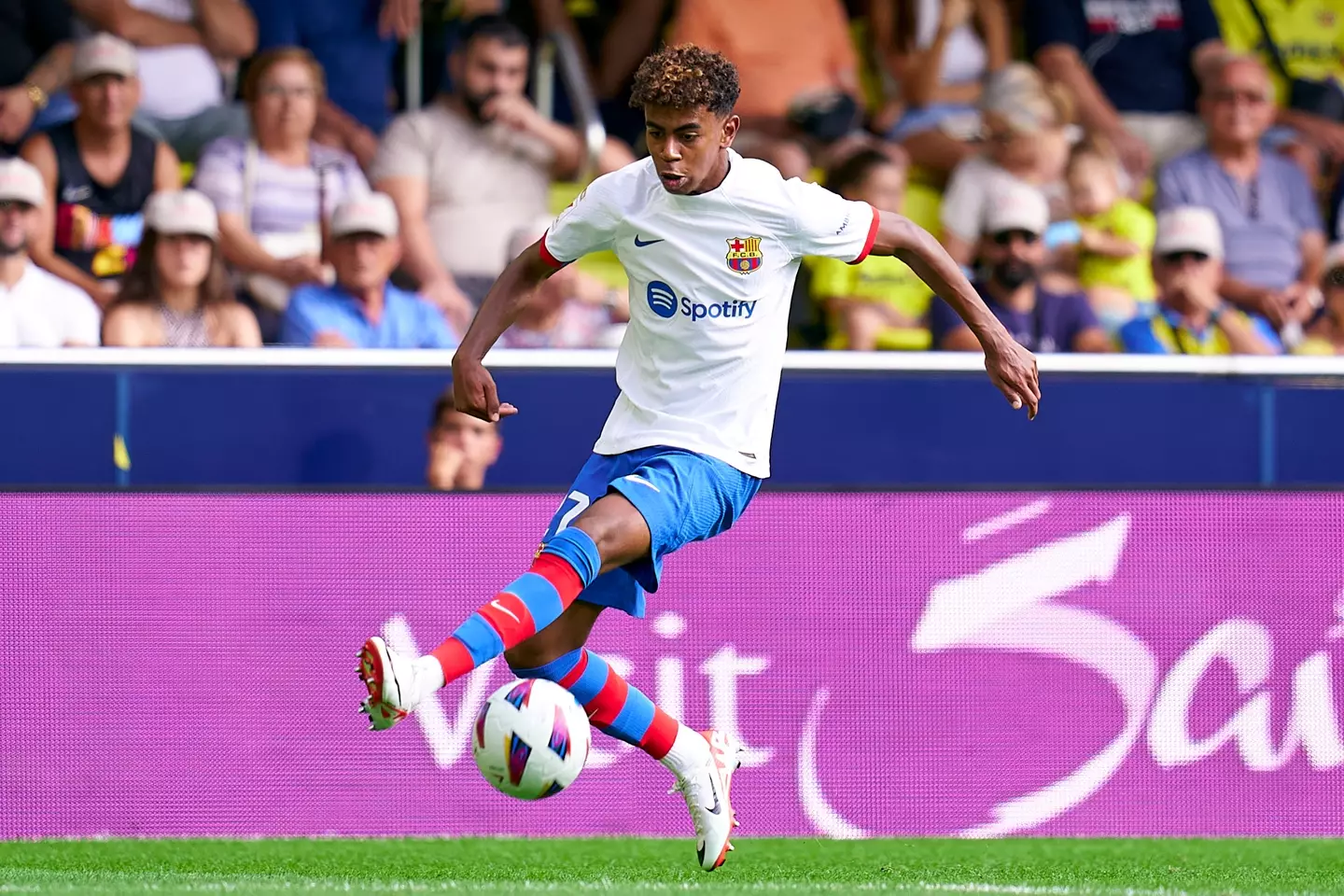 Lamine Yamal in action for Barcelona. Image: Getty