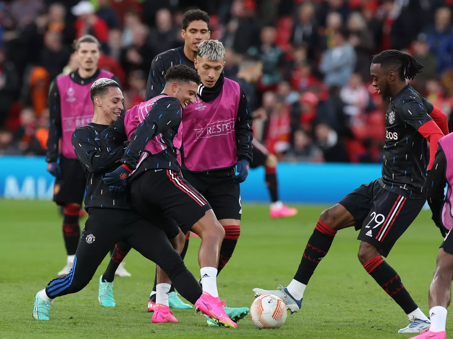 Antony and Jadon Sancho during a Manchester United warm-up. Image: Getty