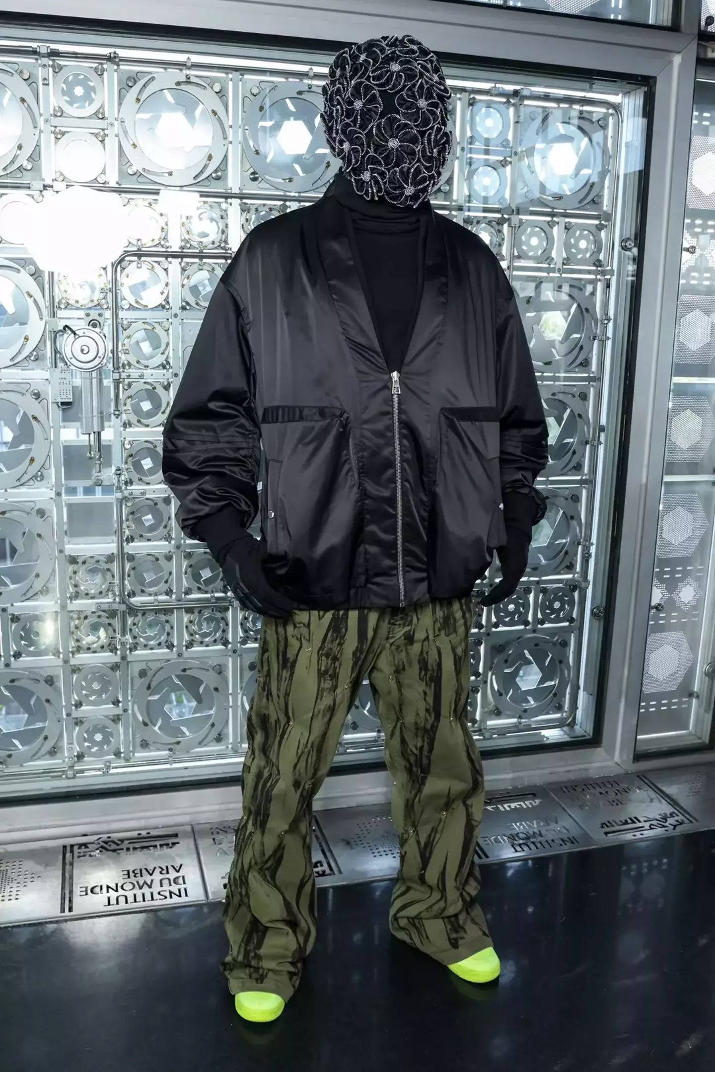 The true identity of Dide remains a mystery.