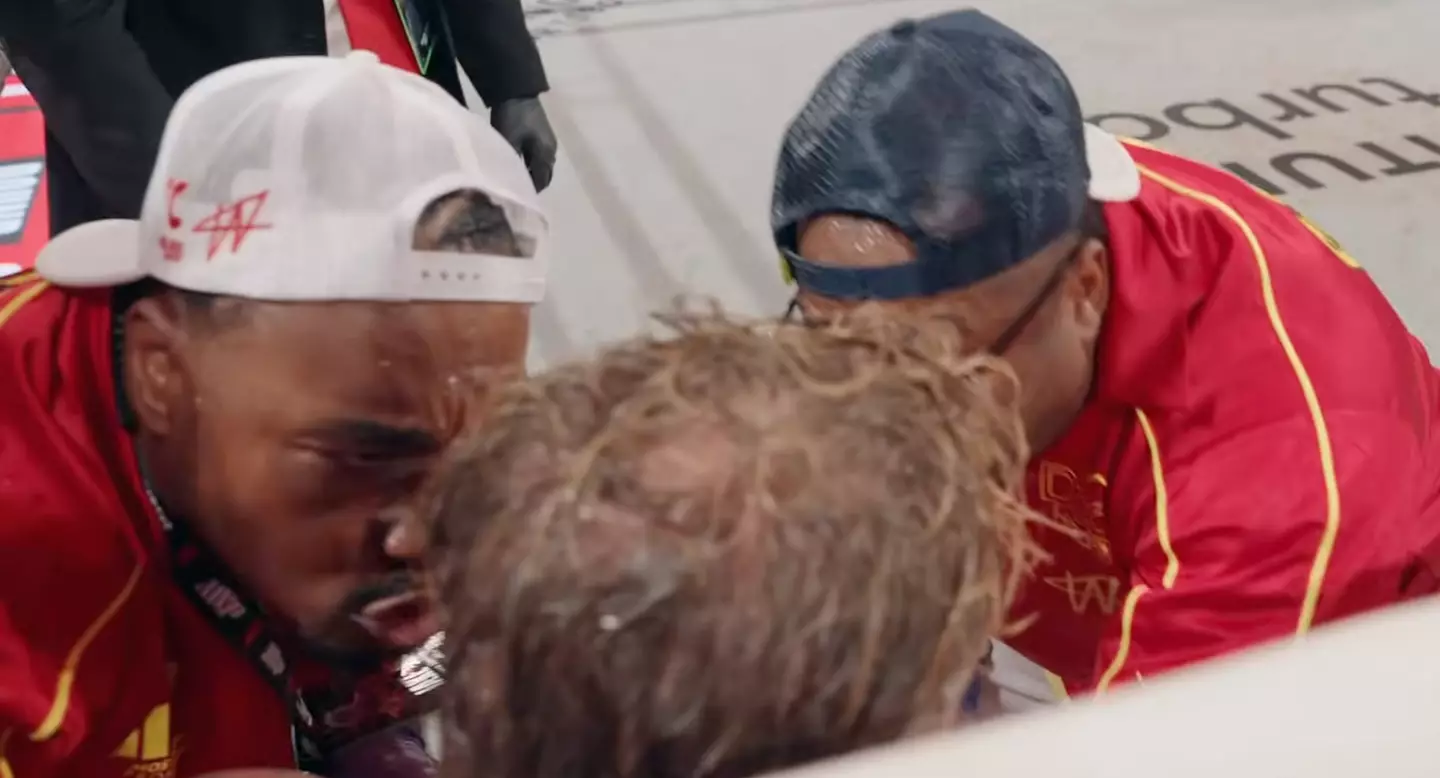 Paul's corner gave him words of encouragement ahead of round six (Image: MVP/YouTube)