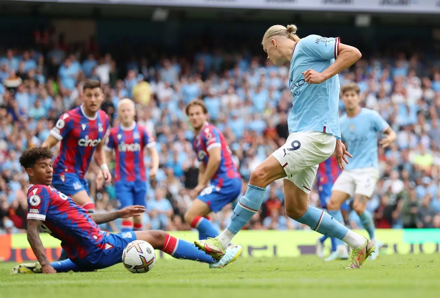 Erling Haaland scores Manchester City's third against Crystal Palace (Twitter)
