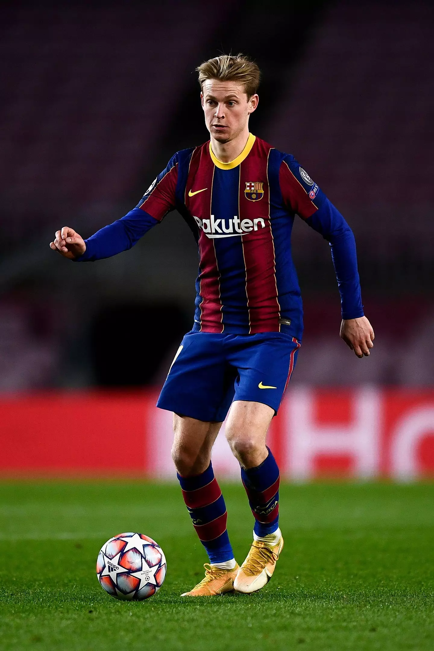 Barcelona's Frenkie de Jong in action |