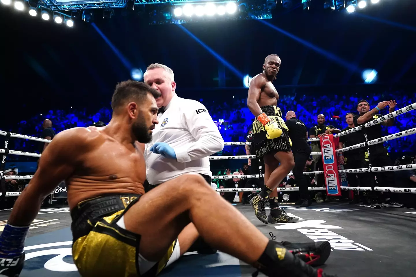 KSI and Joe Fournier during their bout. Image: Alamy 