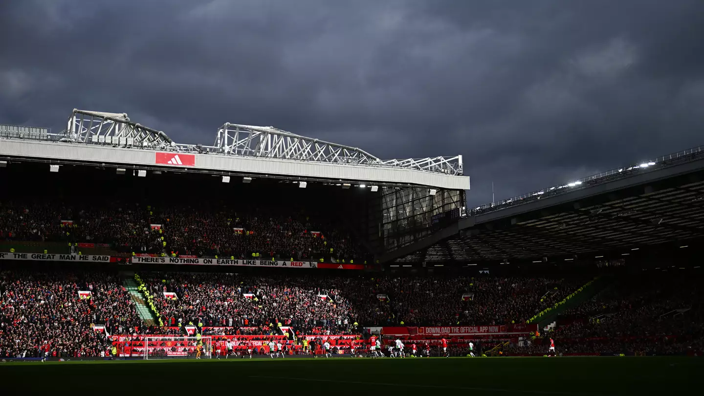 Man United legend walks away from the club and hands his season ticket back as statement released