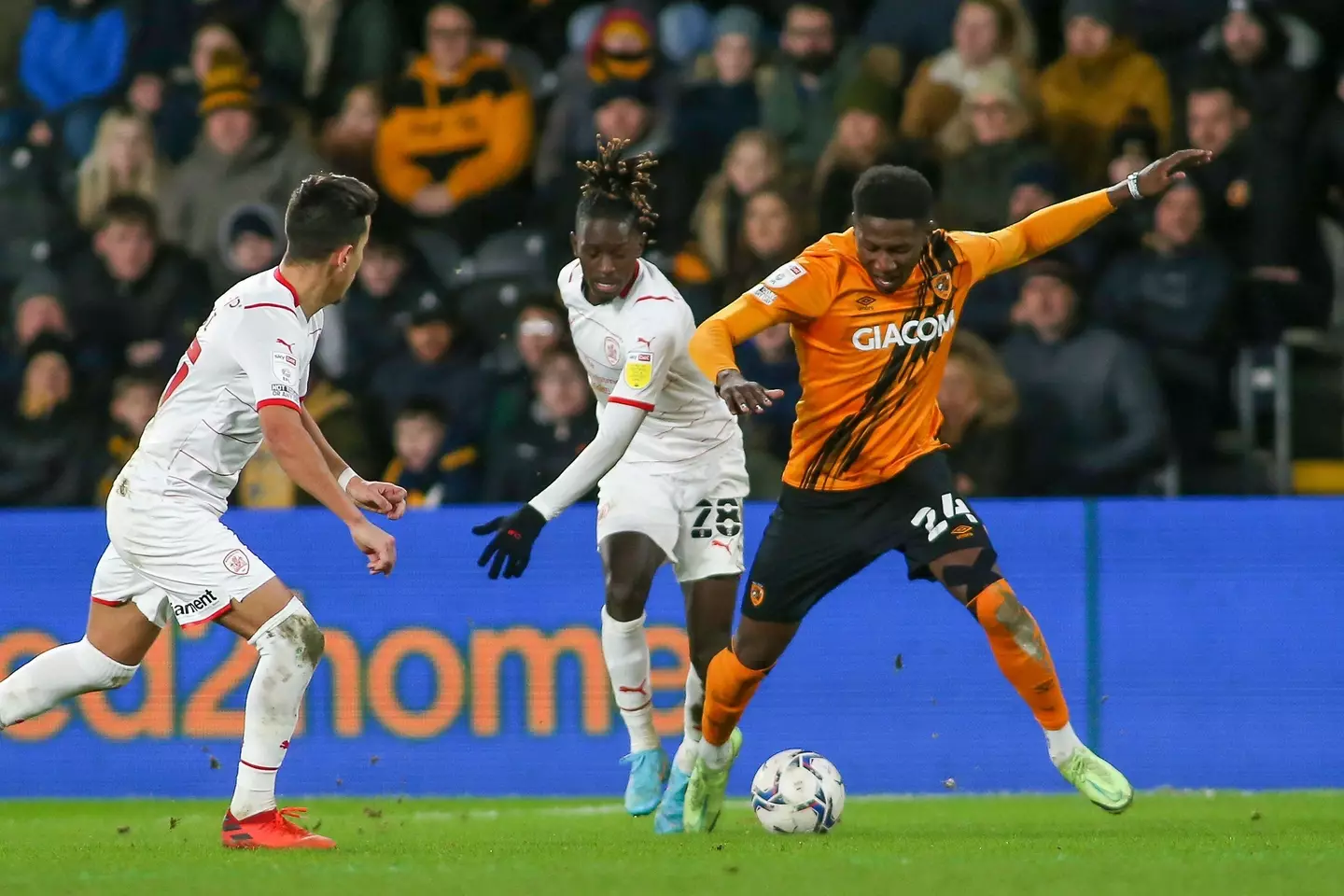 Bernard found his opportunities limited during his loan spell at Hull City. (Alamy)