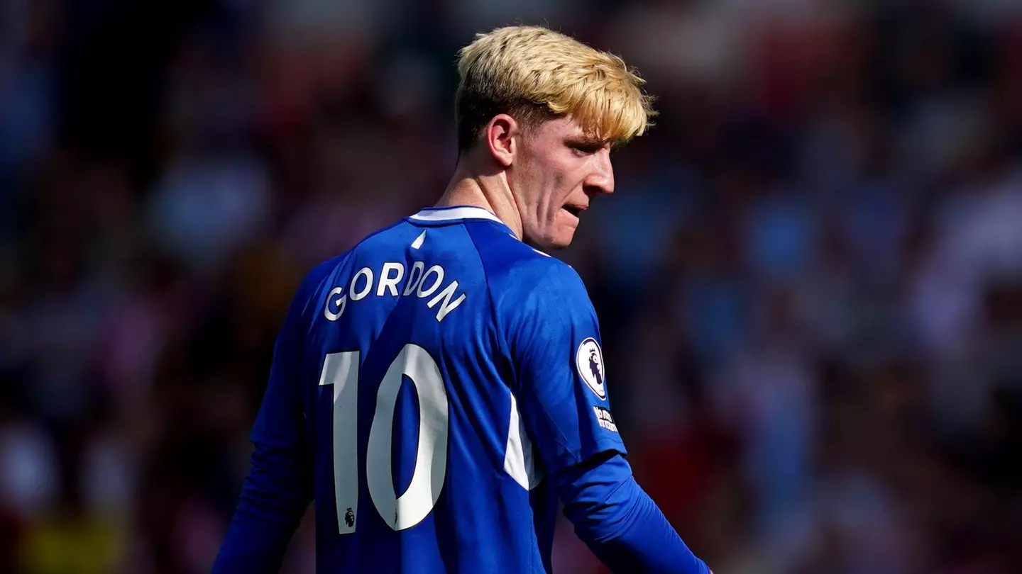 Anthony Gordon in Everton action. (Alamy)