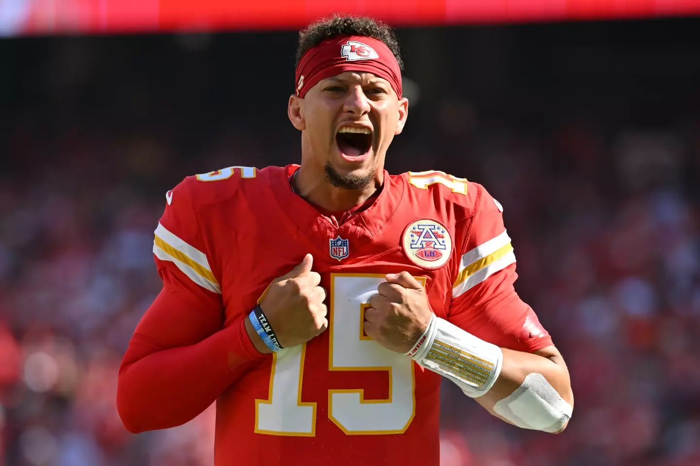 NY Giants Fan Responds after 'Stealing Mahomes' Headband' from Boy Aged 10