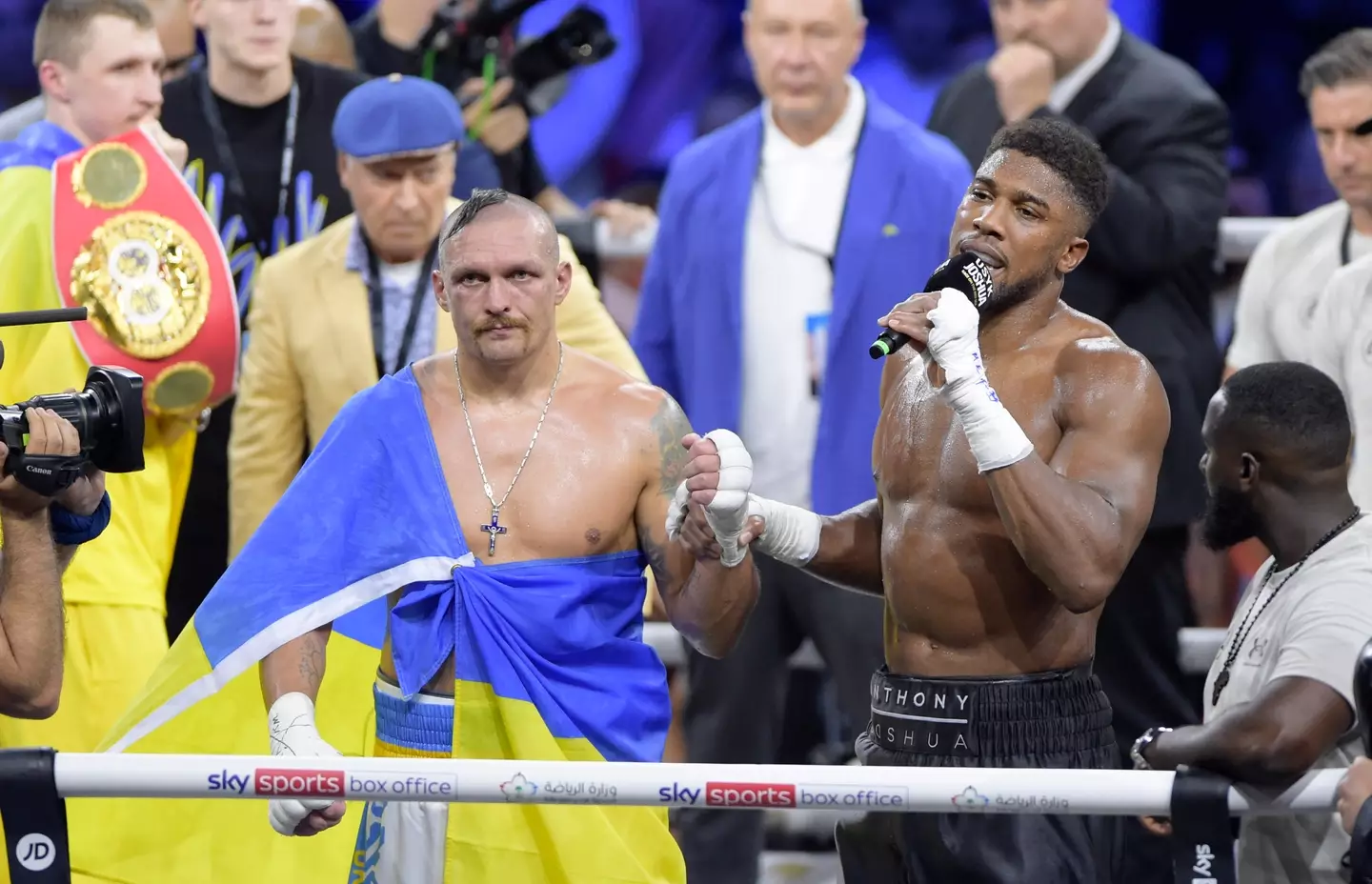Anthony Joshua delivers emotional post-fight interview. Image: Getty 