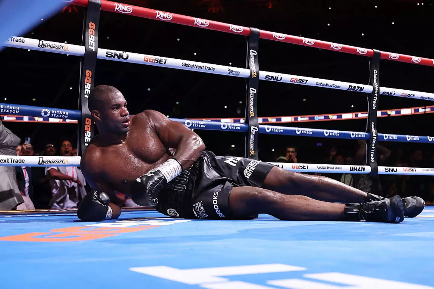 Daniel Dubois was unable to continue (Credit:Getty)