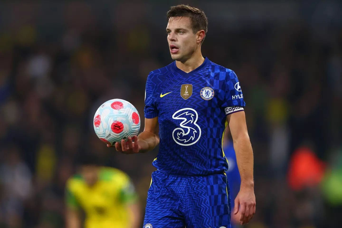 Chelsea captain Cesar Azpilicueta could renew his contract at the Blues. (Alamy)