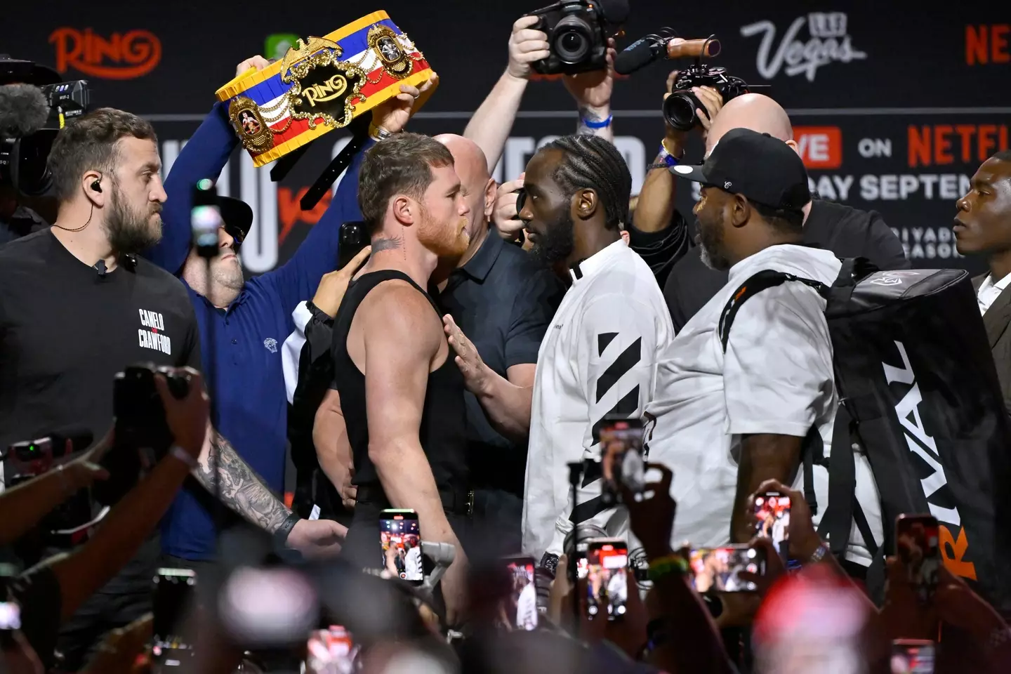 Canelo vs Crawford is one of the biggest fights in boxing. Image: Getty