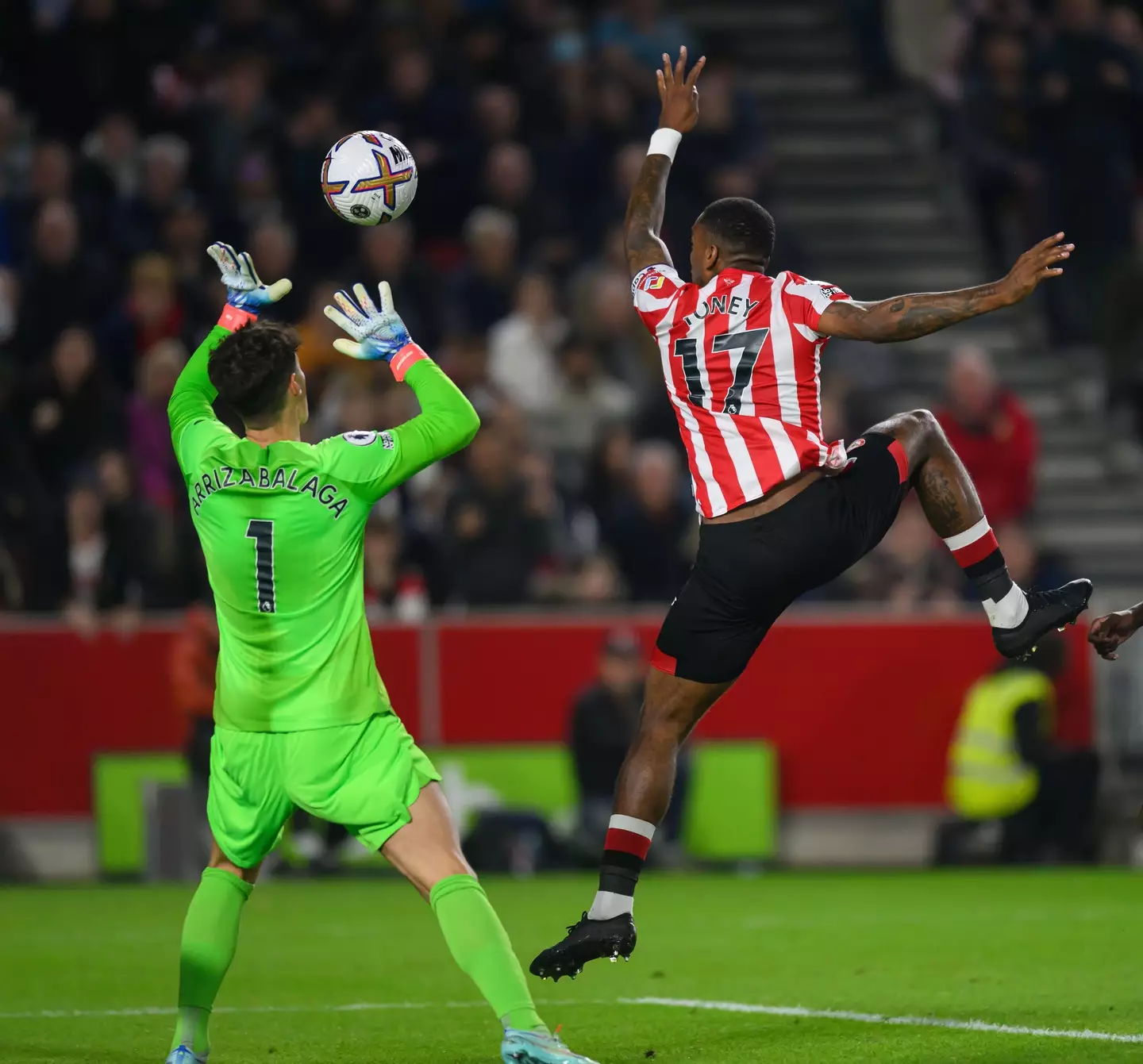 Kepa Arrizabalaga in action against Brentford. (Alamy)