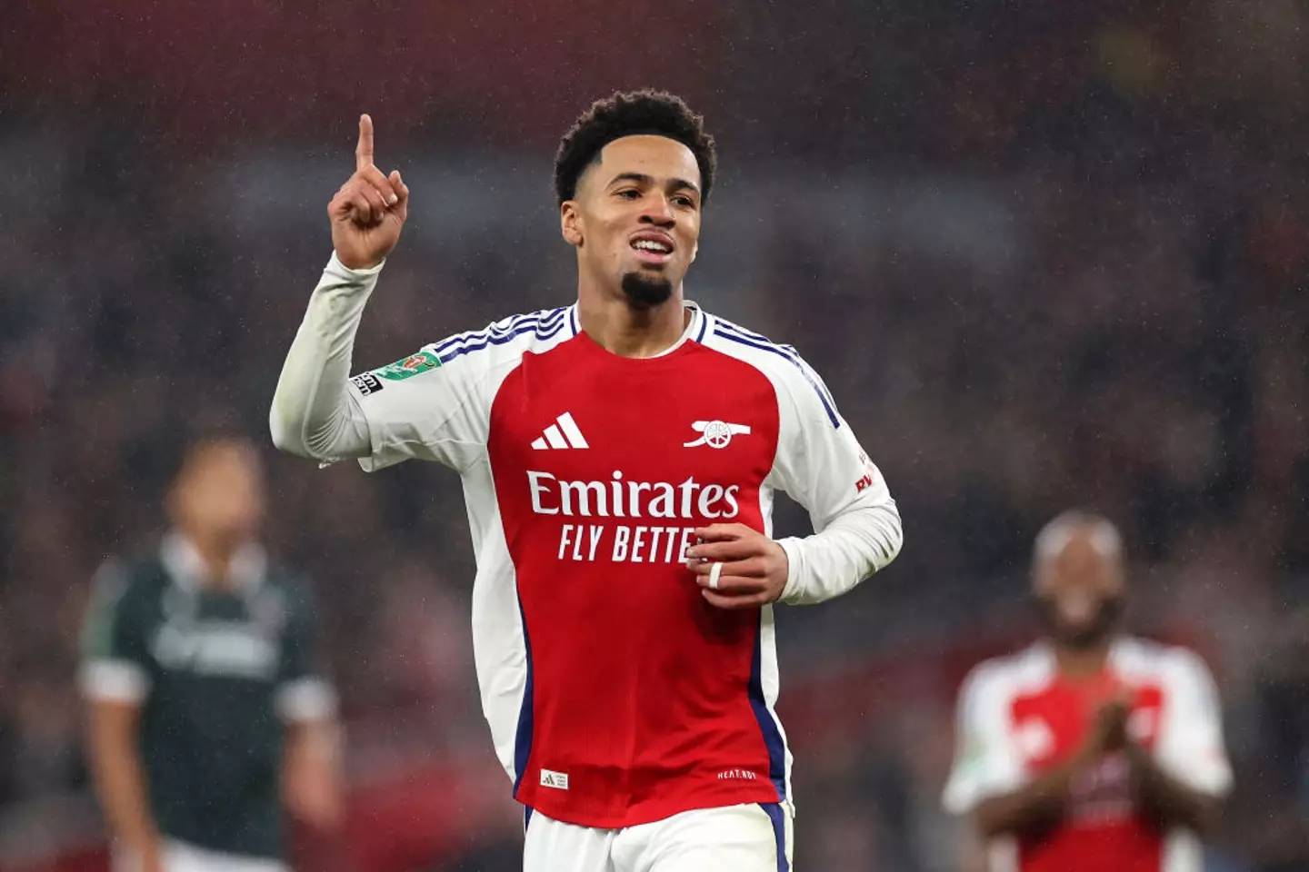 Ethan Nwaneri also had to change away from his Arsenal teammates last season. (Image: Getty)
